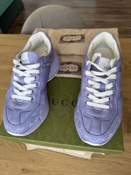 Лилави кецове на Gucci