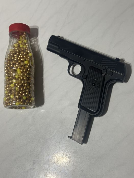 metal pistolet sotiladi