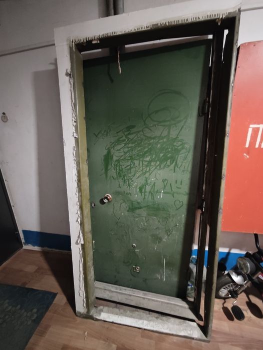 Продам металлические двери