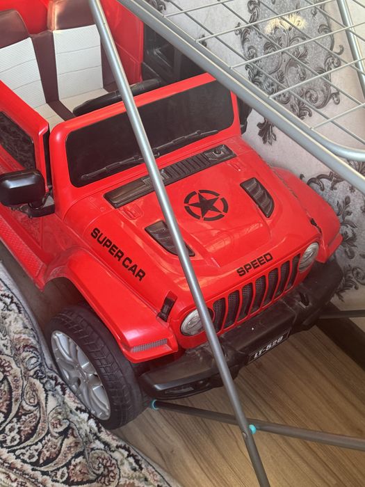 Продам срочно машину для детей