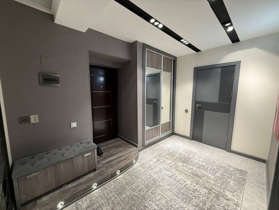 Продам квартиру Ц4 Алайскийрынок 3/1/4 70м2