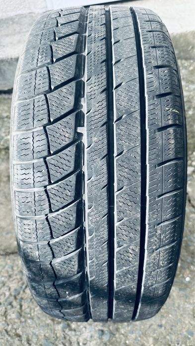 Vand 2 anvelope Davanti Wintoura