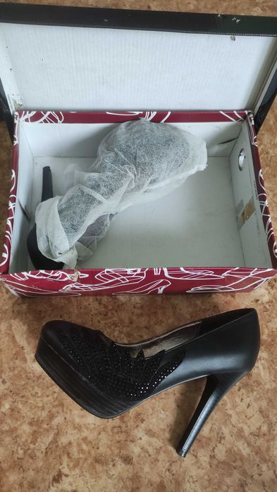 Продам туфли на высоком каблуке
