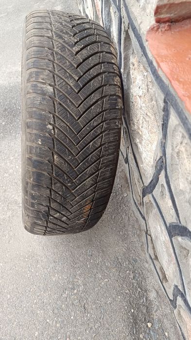 215/60R16 razmer Avtamabil uchun balon  orta holda 4 dona