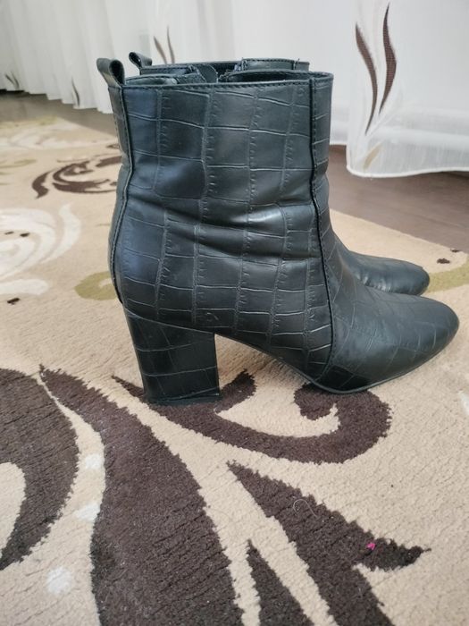 Ghete damă ,elegante,marime 38