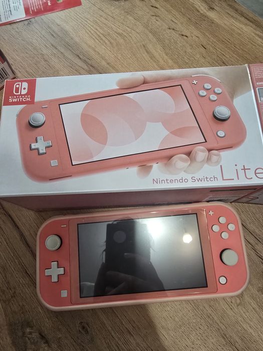 Nintendo Switch Lite на 3 месеца + Mario + Rabbids Sparks of Hope