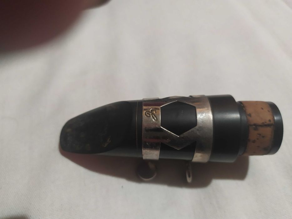 Продавам дървен кларинет "Amati luxus"