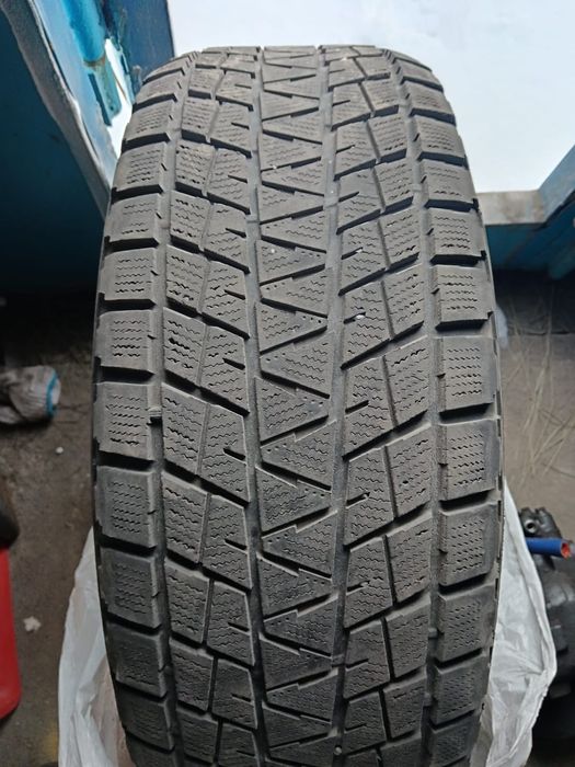 Продам шины зимние "липучка"
