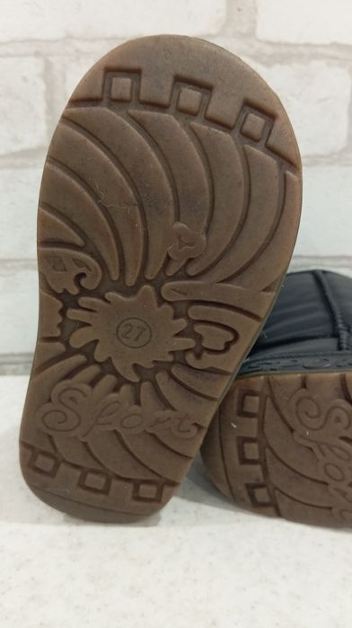 Продам детские зимние сапоги