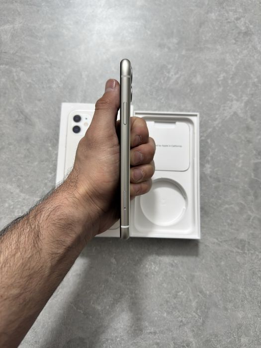 iPhone 11 64GB White