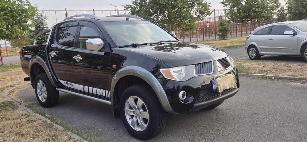 Mitsubishi L 200  climatronic funcțional 4x4
