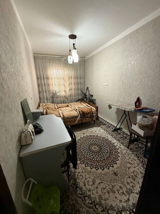 Срочно продажа квартиру Массив Феруза 4/3/5 балкон 2/6