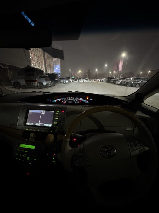 Тойота Естима 2008 бензин