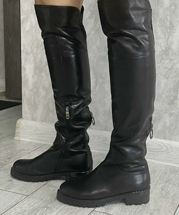 Продам зимние высокие сапоги