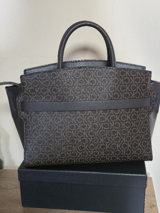 Calvin Klein оригинална дамска чанта