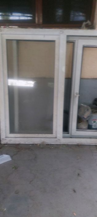Продаётся пластиковые окна 2шт