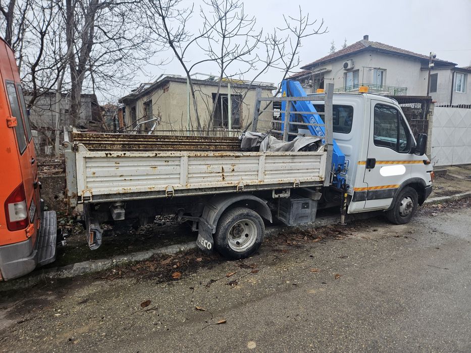 Услуги с мини багер, мини челен товарач и тристранен самосвал с кран