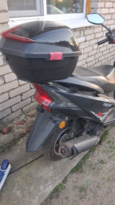 Продам скутер либо обменяю  на барашек