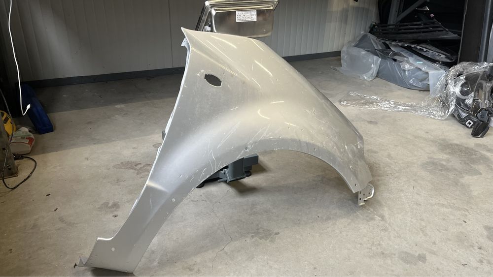 2 броя десен калник Suzuki SX4 (2006-2012)