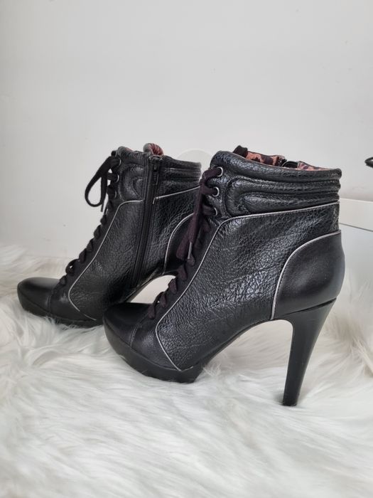 Botine Guess din piele, noi