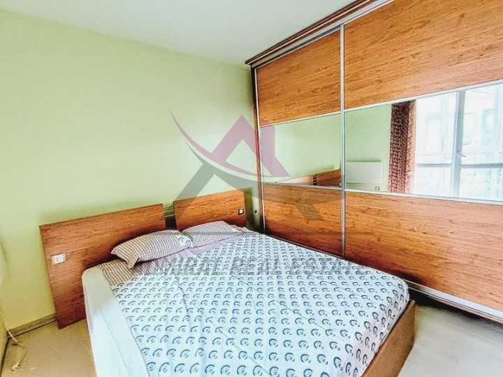 Тристаен -обзаведен-Бриз