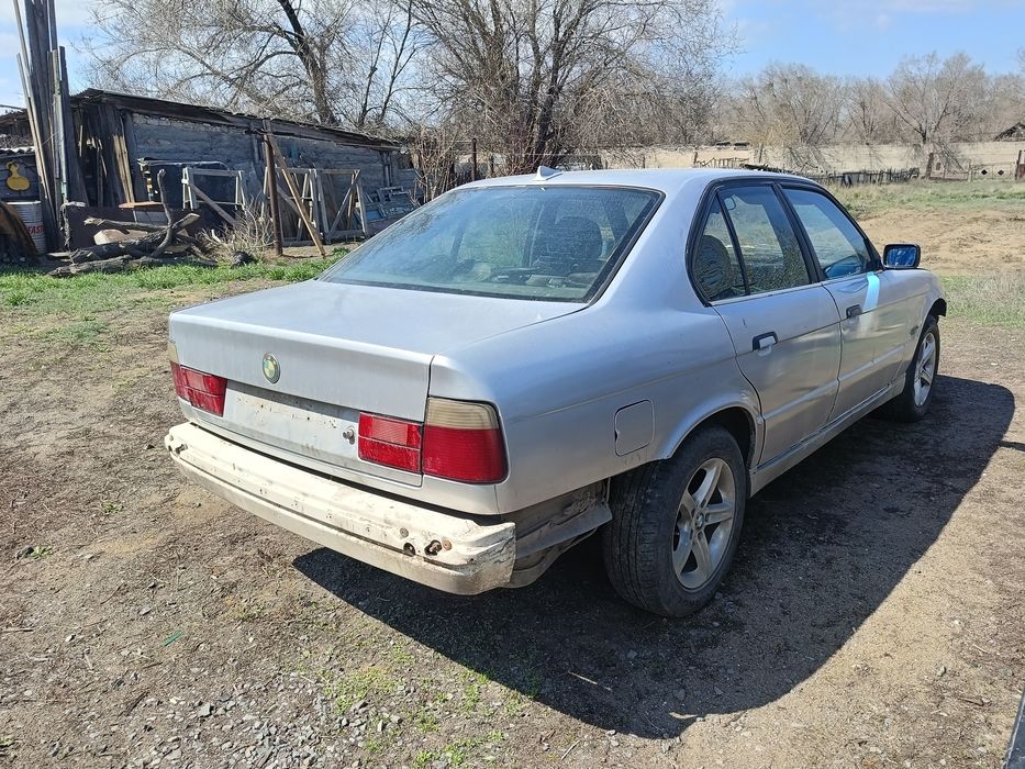 Продаю  БМВ  е34