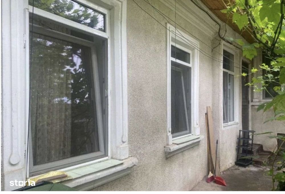 Vânzare casă cu 2 camere în curte comună cu vecini liniștiți