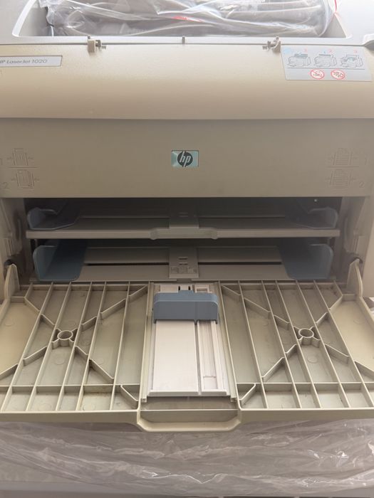 Продам принтер hp1020