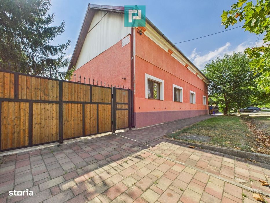 Casă cu 6 camere în Sânicolau Mare Timiș