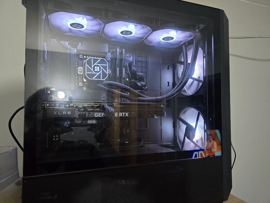 Продавам геймърски компютър i9 14900kf rtx 4070 super в гаранция