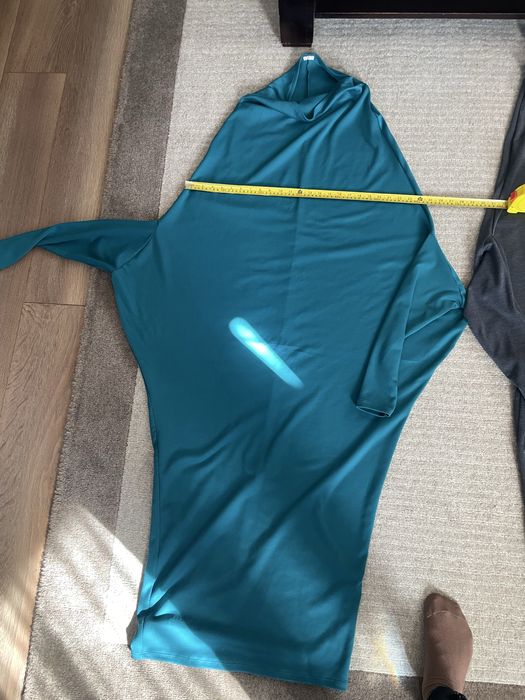 2 rochii identice culori deferite