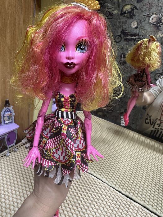 Продам куклу монстр хай!