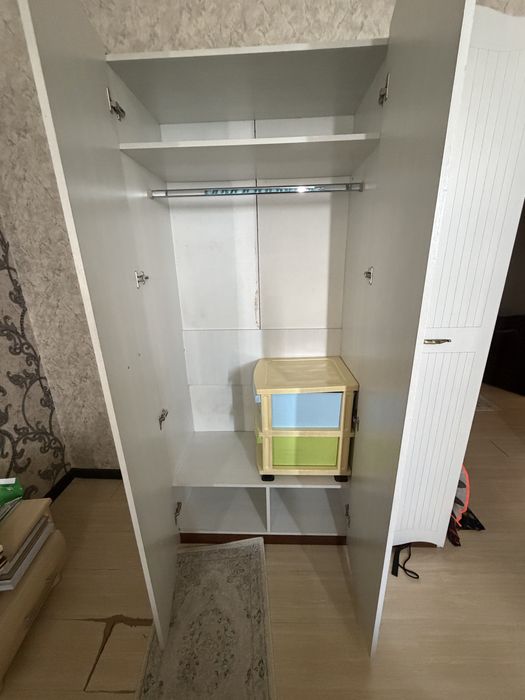 Продам шкаф в детскую комнату б/у