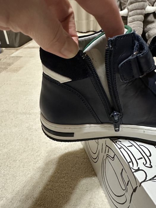 Детски зимни кожени боти обувки на Колев 34 и 35 номер