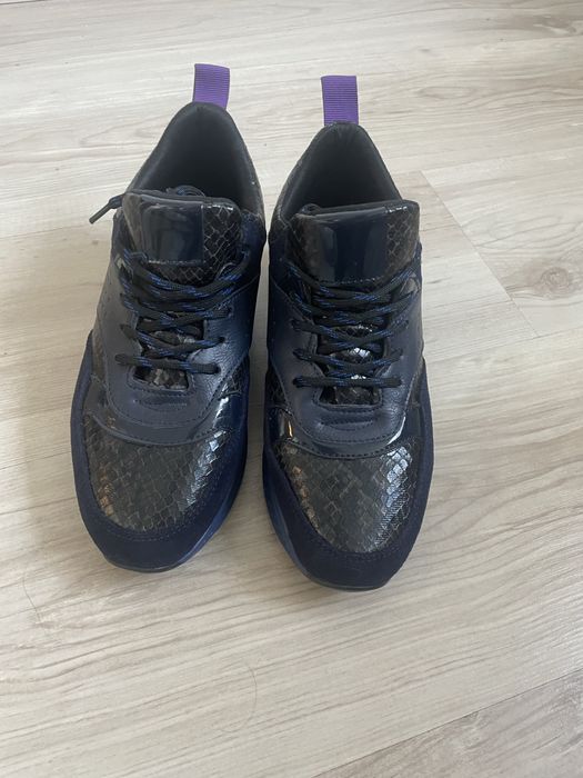 Маратонки G- point