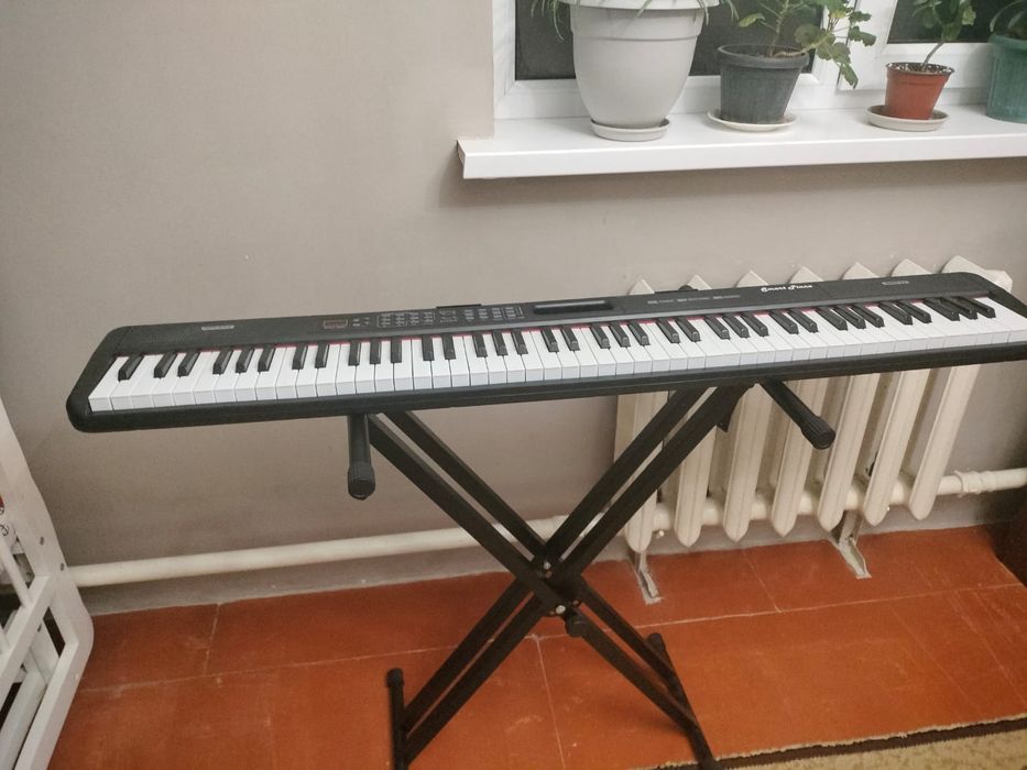 Синтезатор 88 клавиш