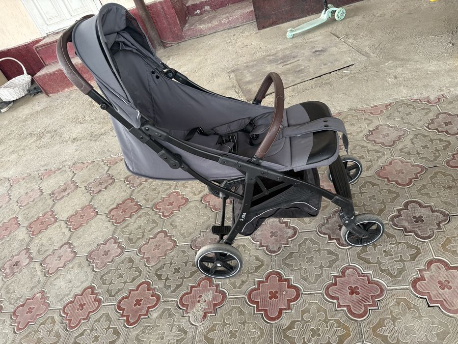 Коляска прогулочная