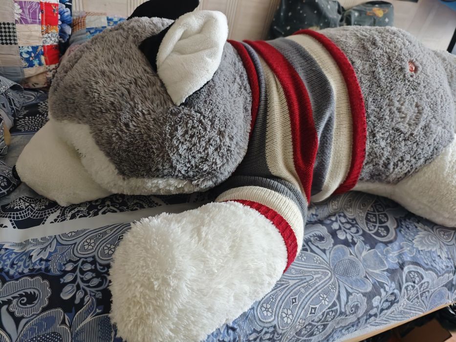 Большая мягкая игрушка собака