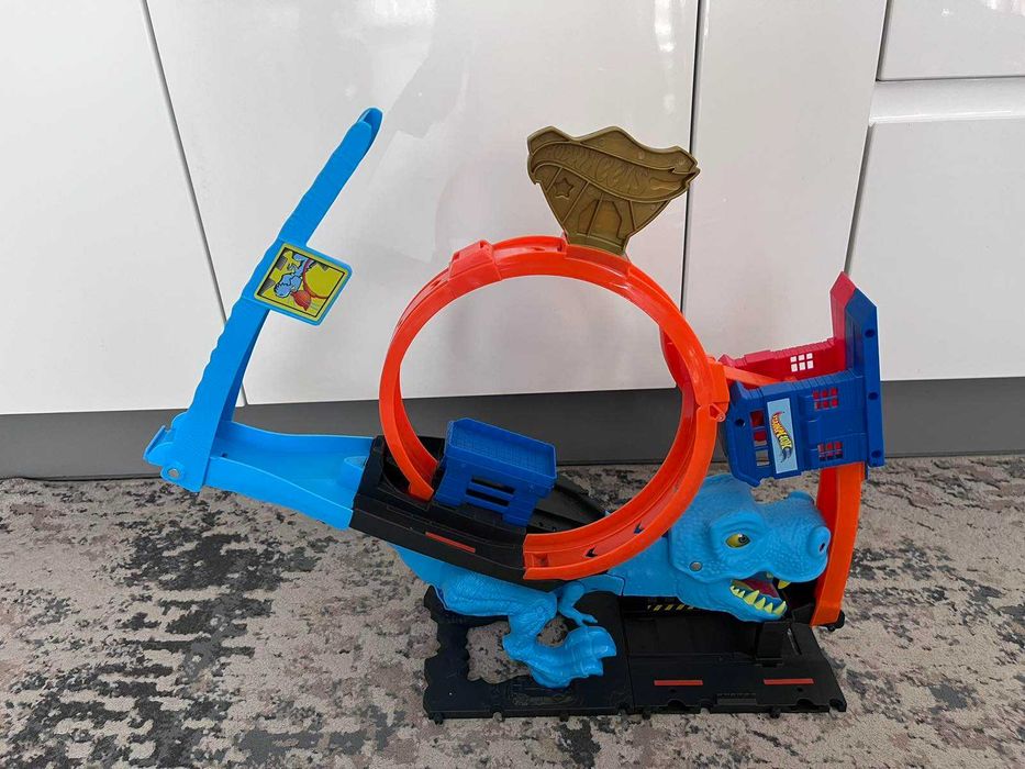 Писта Hot Wheels City T-Rex Chomp Down в отлично състояние