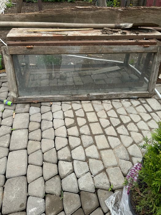 Рамы оконные со стеклом