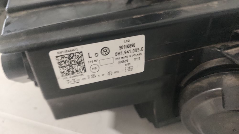 Far stanga full led VW Golf 8 VIII Cod 8H1941005 sau 90150890