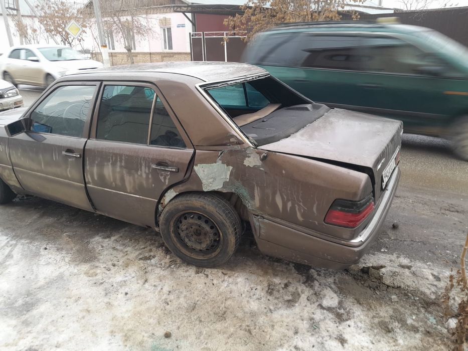 Срочына продам  Авто машина Мерс