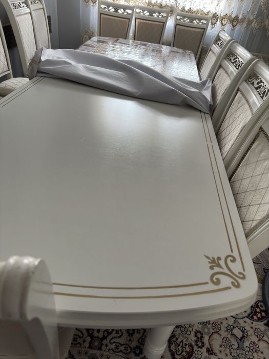 Стол со стульями