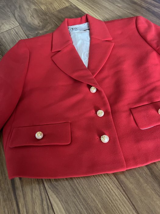 Късо червено сако Zara