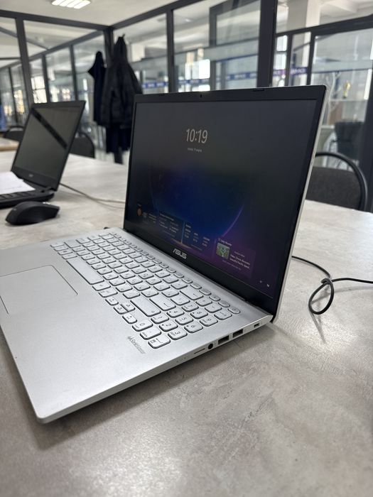 Ноутбук Asus