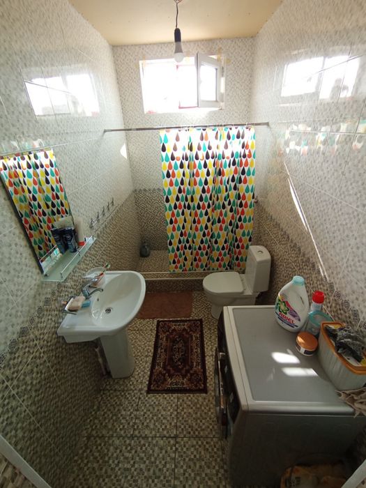 Arzon va qulay 6 xonali uy sotiladi