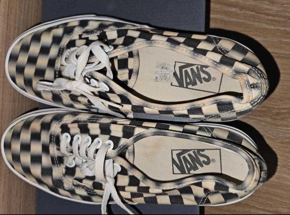 Teniși Vans Authentic negru, purtați