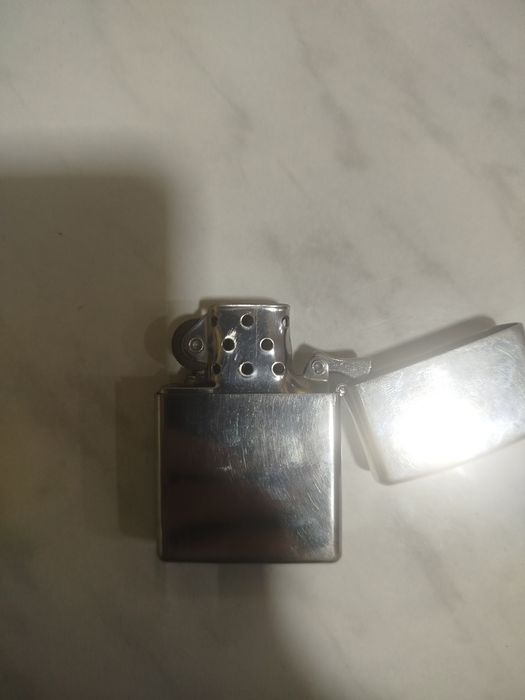 бензиновая зажигалка типа Zippo