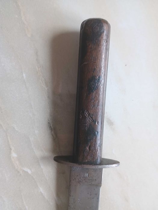 Baioneta. Pumnal tranșeu .