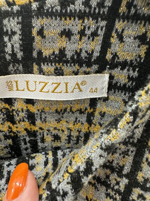 Дамски костюм